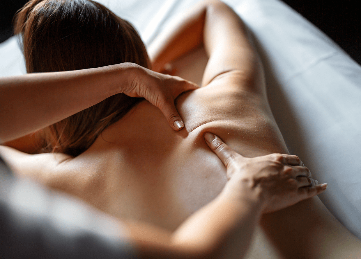 Relaxing shoulder massage treatment